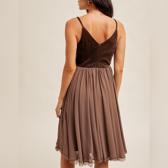 Hem & Thread Velvet Chiffon Dress - Picture 3 of 4